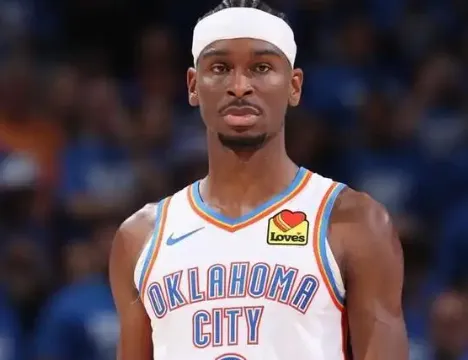 世界杯高清直播入口-亚历山大上半场10投仅2中，得到4分1篮板4助攻1抢断1封盖